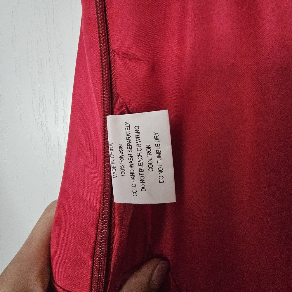 Red Dress - Picture 8 of 9